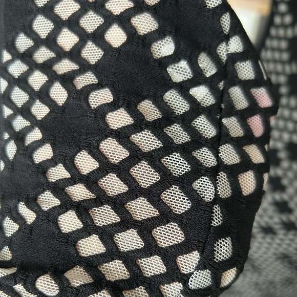 Vince Camuto Elegant black midi dress with square mesh cutout design size 6 - Picture 9 of 9